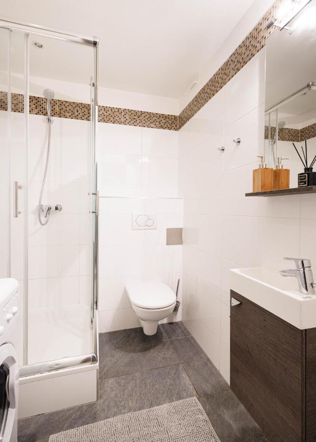 וינה Bright & Cozy 3 Room Apartment Near Everything מראה חיצוני תמונה